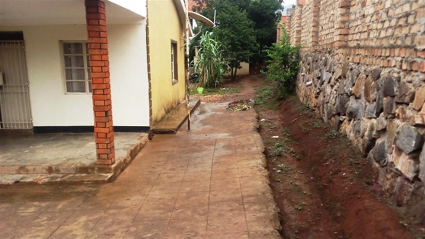 Bungalow for sale in Munyonyo Kampala