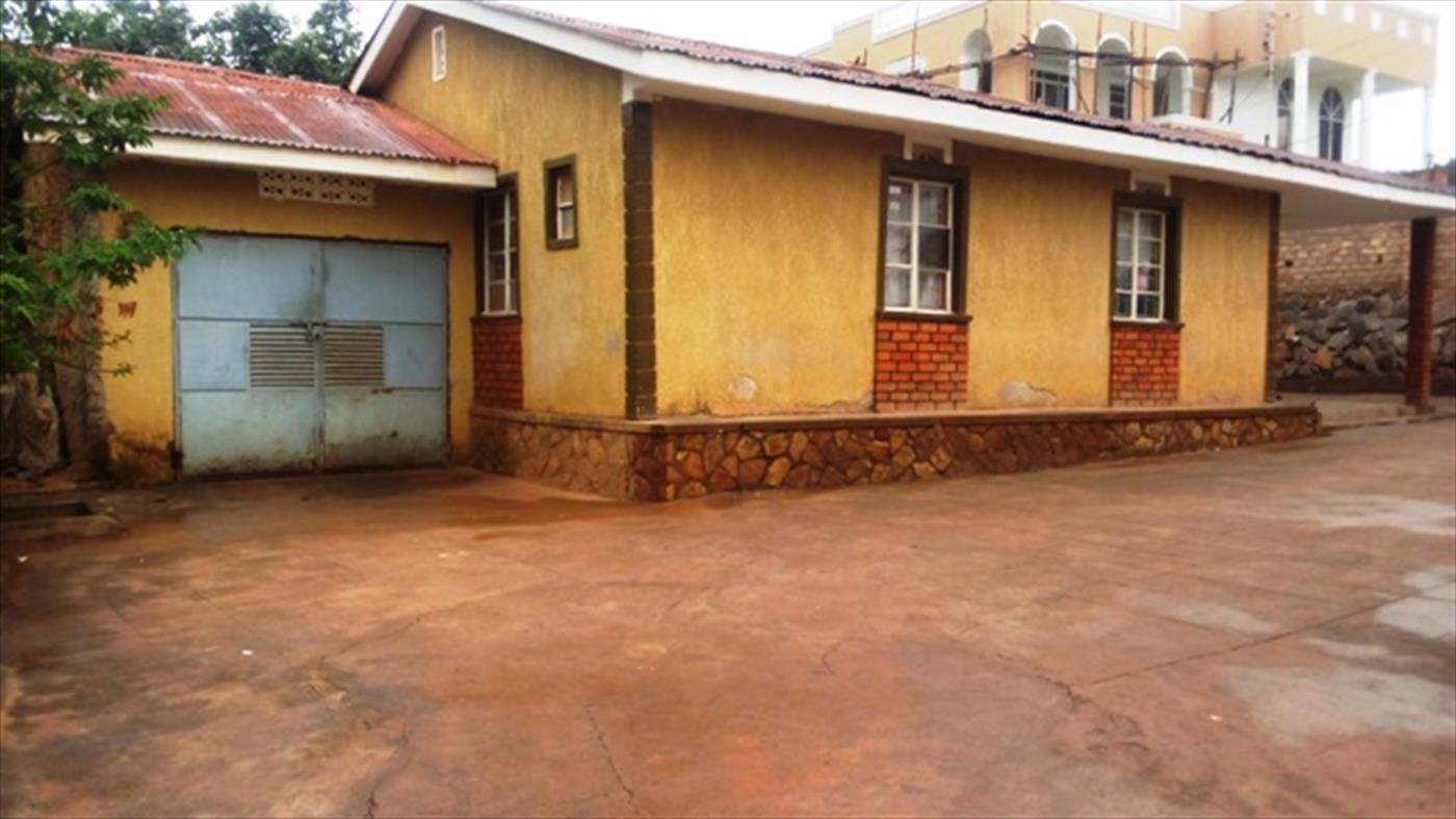 Bungalow for sale in Munyonyo Kampala