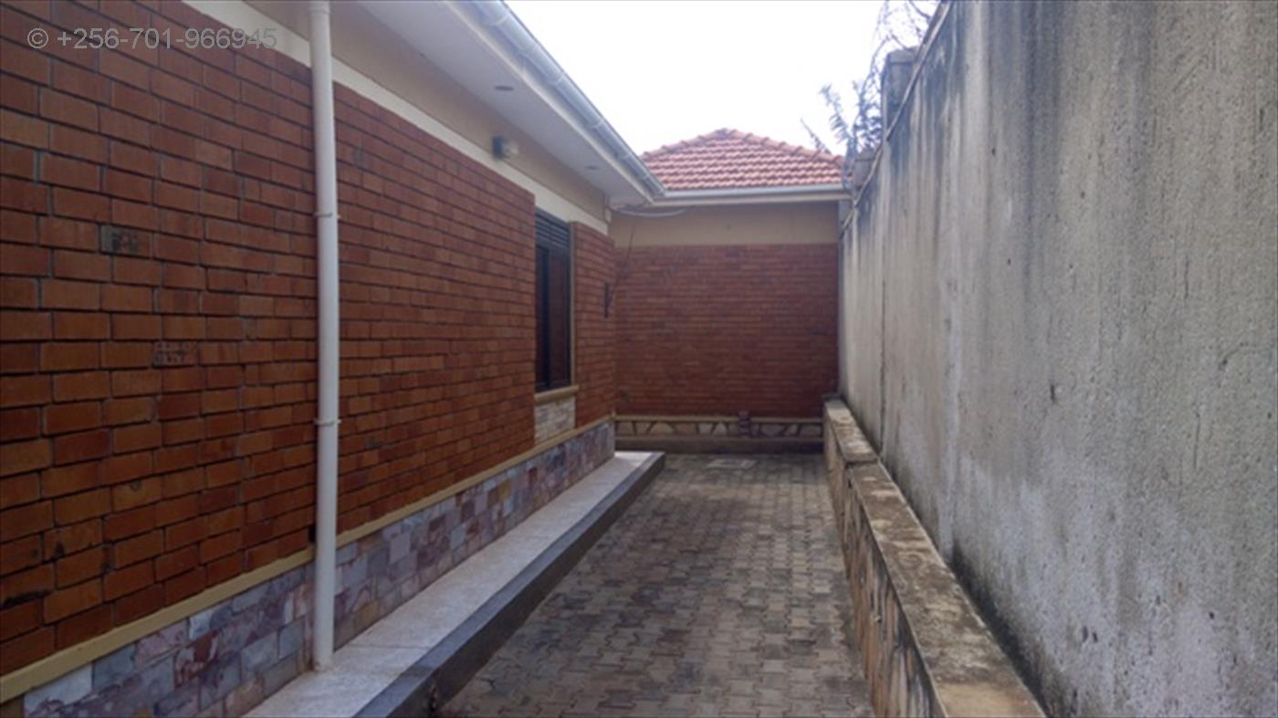 Bungalow for sale in Kyanja Wakiso