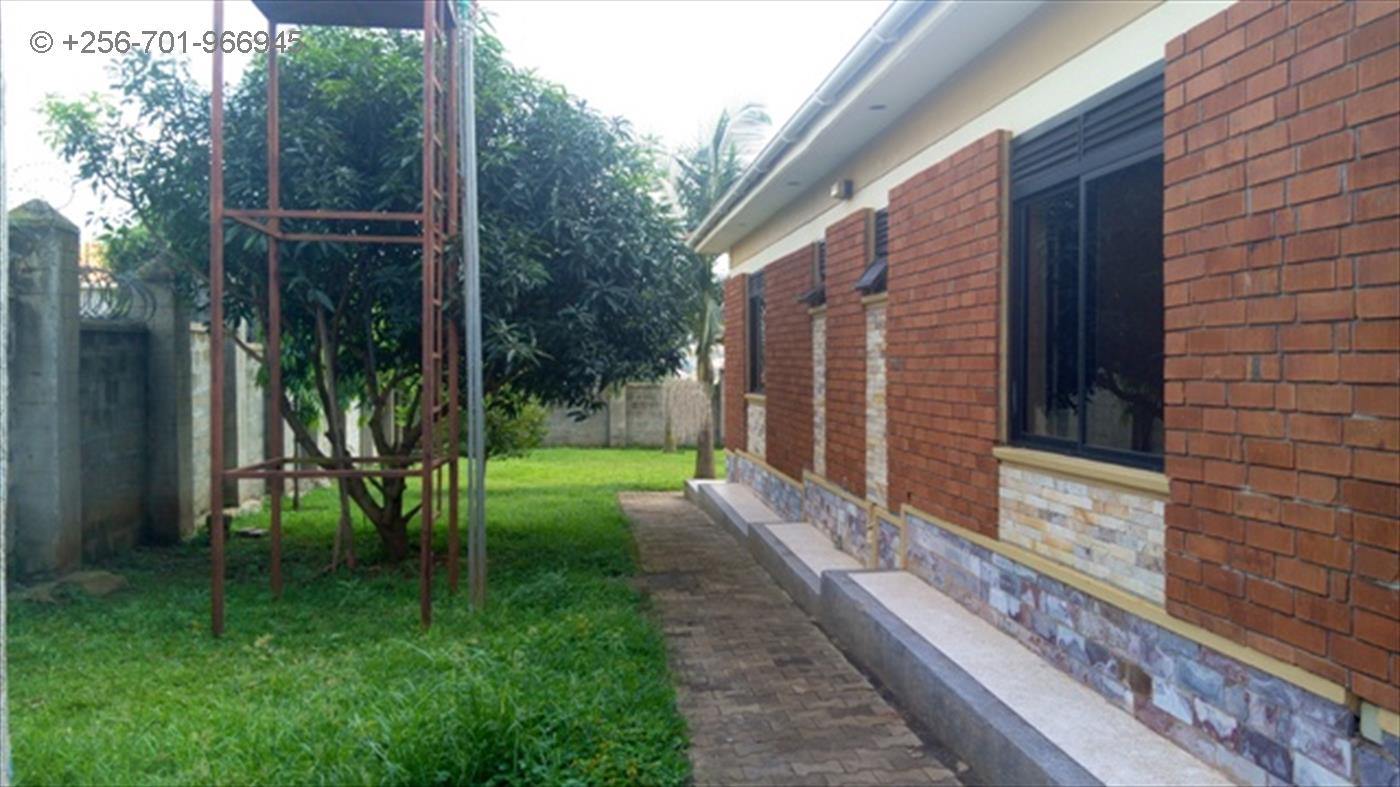 Bungalow for sale in Kyanja Wakiso