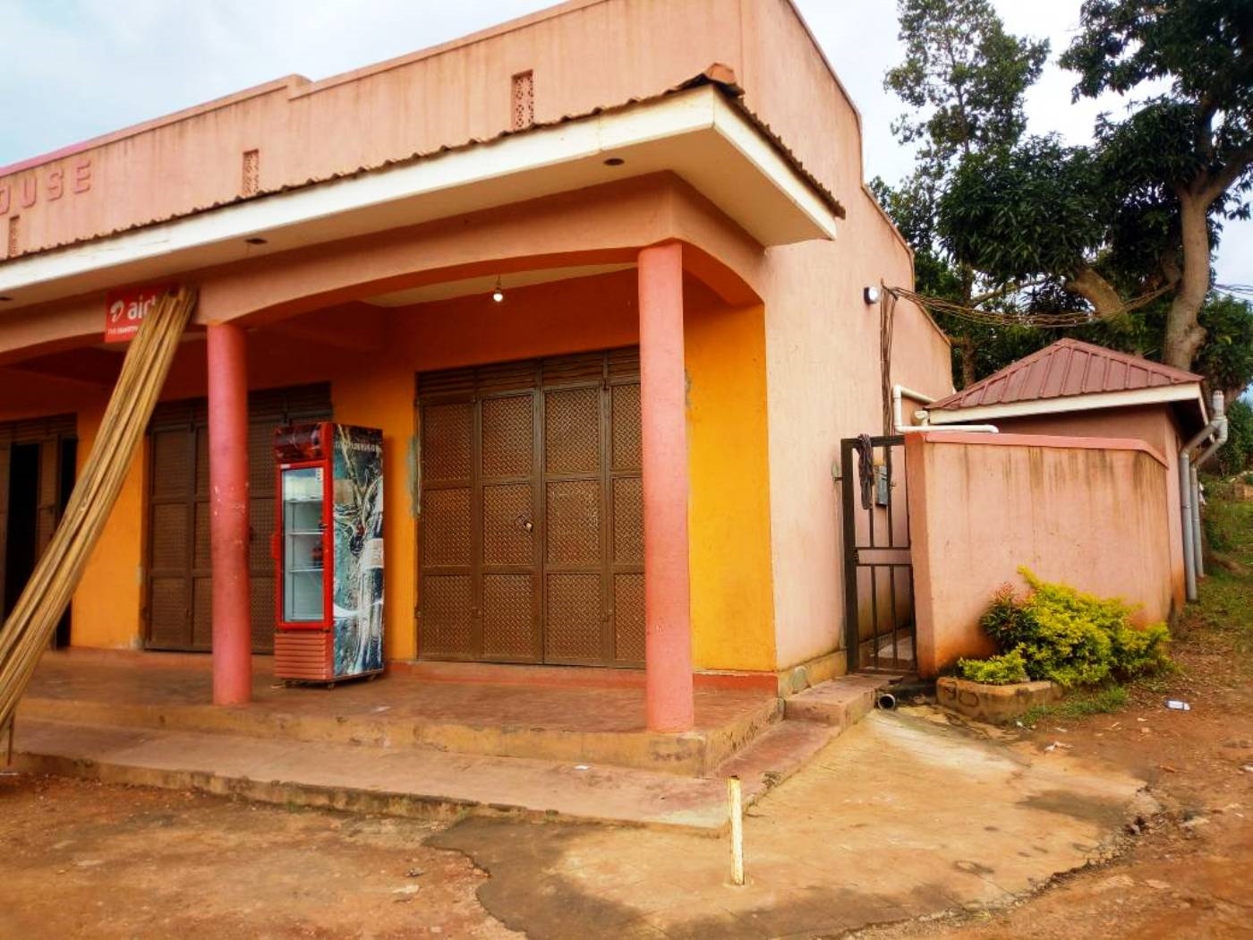 Shop for sale in Kitende Wakiso