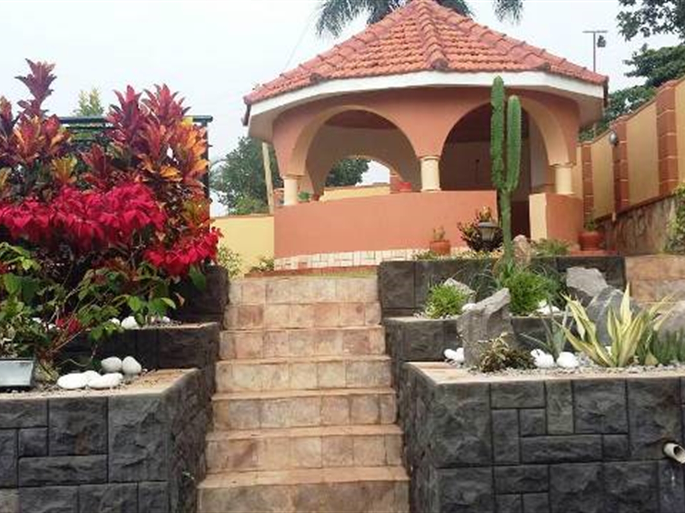 Mansion for sale in Kitende Wakiso