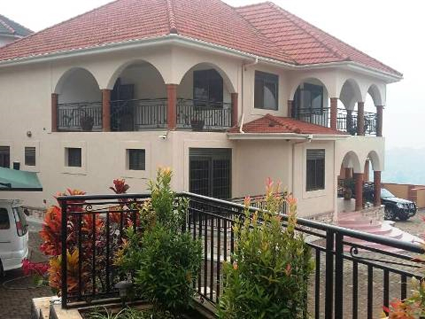 Mansion for sale in Kitende Wakiso