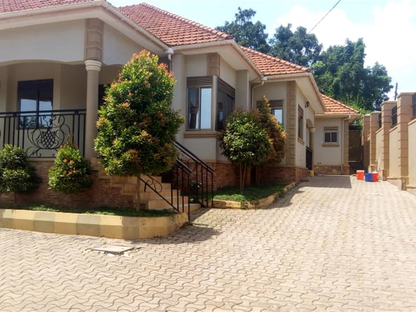 Bungalow for sale in Munyonyo Kampala