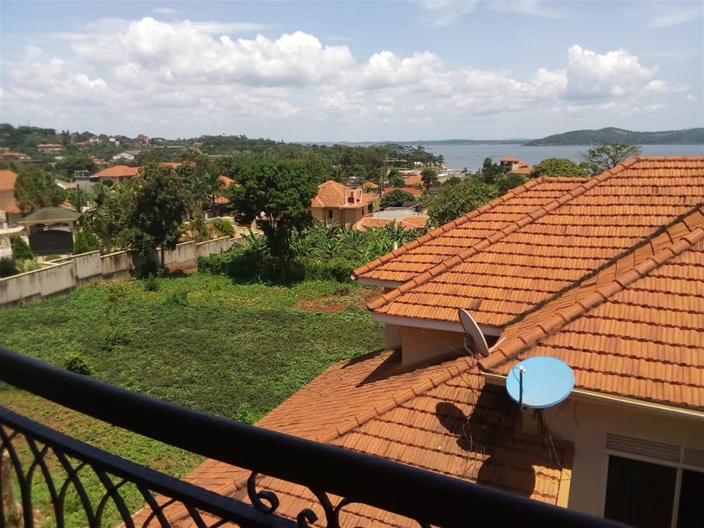 Mansion for sale in Munyonyo Kampala