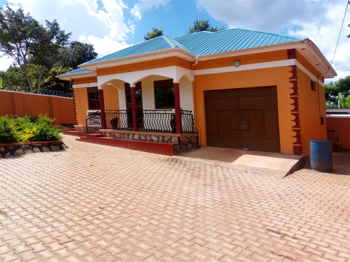 Bungalow for sale in Kabembe Mukono