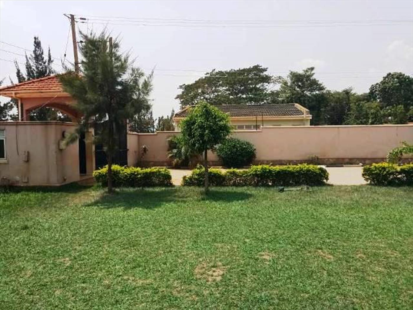 Mansion for sale in Munyonyo Kampala