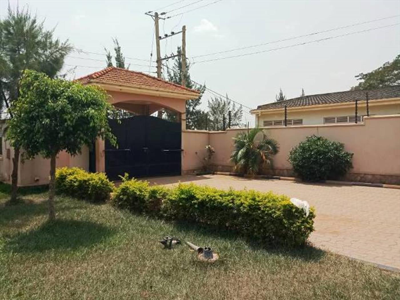 Mansion for sale in Munyonyo Kampala