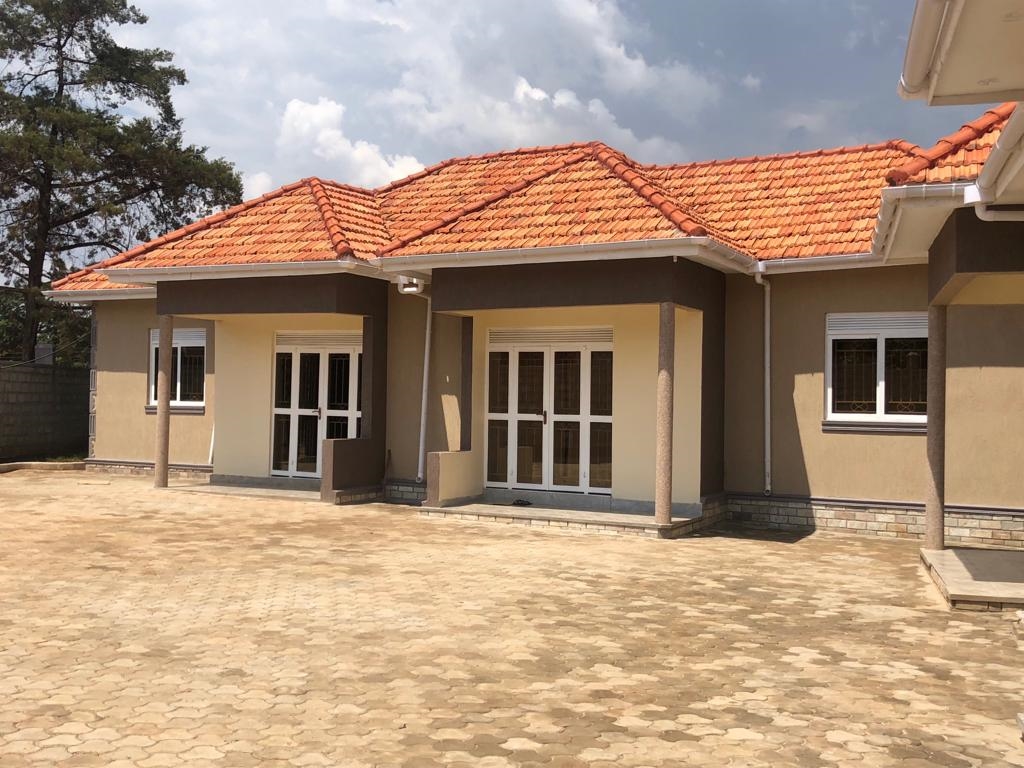 Semi Detached for sale in Kawuku Wakiso