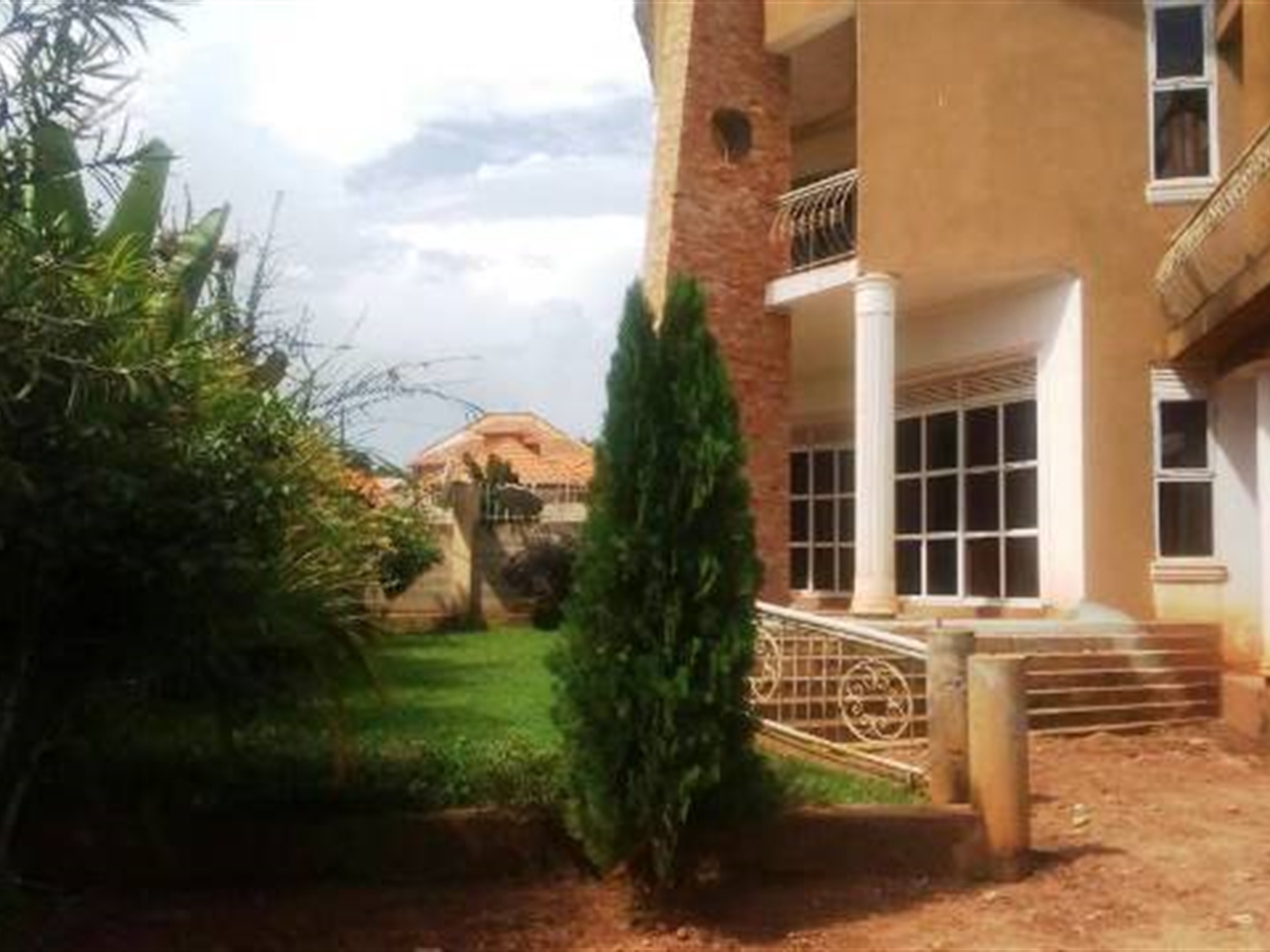 Mansion for sale in Munyonyo Kampala