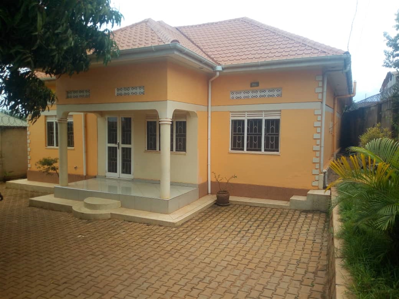 Bungalow for sale in Kitende Wakiso