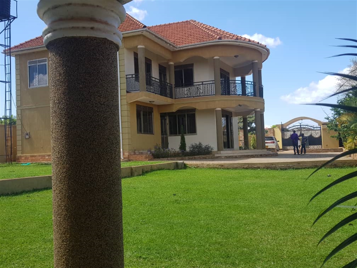 Mansion for sale in Kajjansi Wakiso