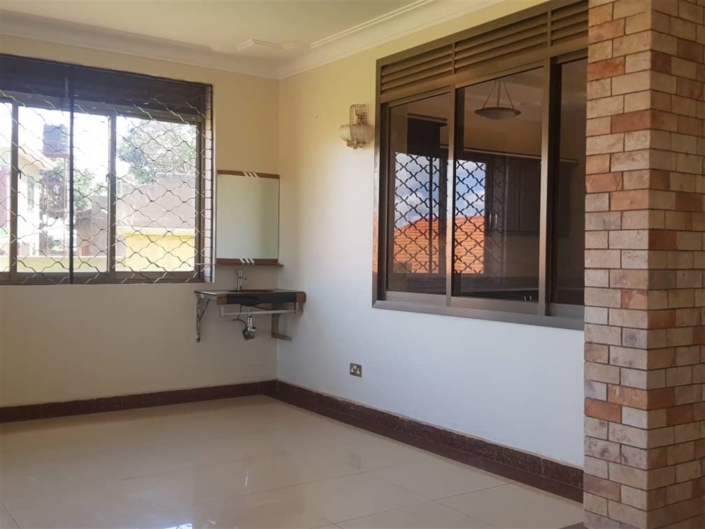 Mansion for sale in Kajjansi Wakiso