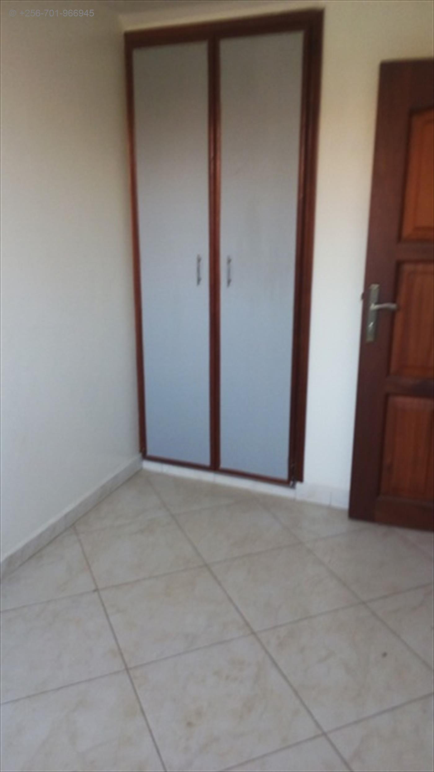 Duplex for rent in Kiwaatule Wakiso