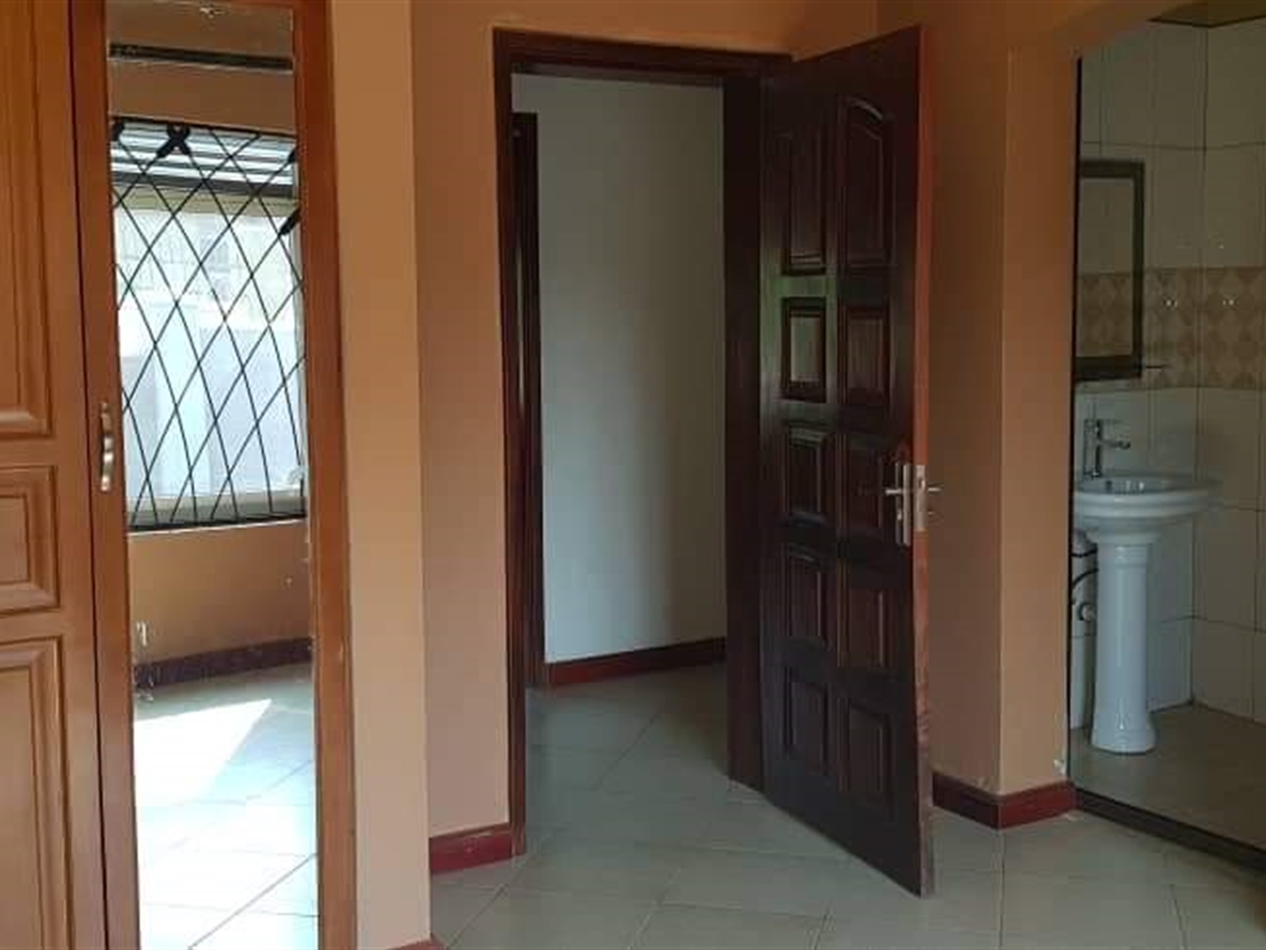 Bungalow for rent in Kira Wakiso