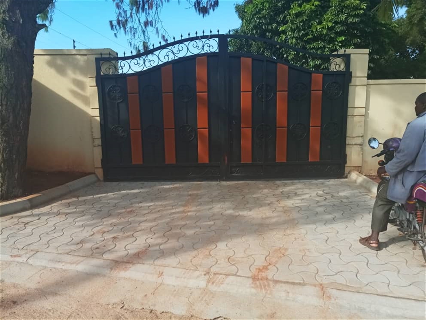 Mansion for sale in Luzira Kampala