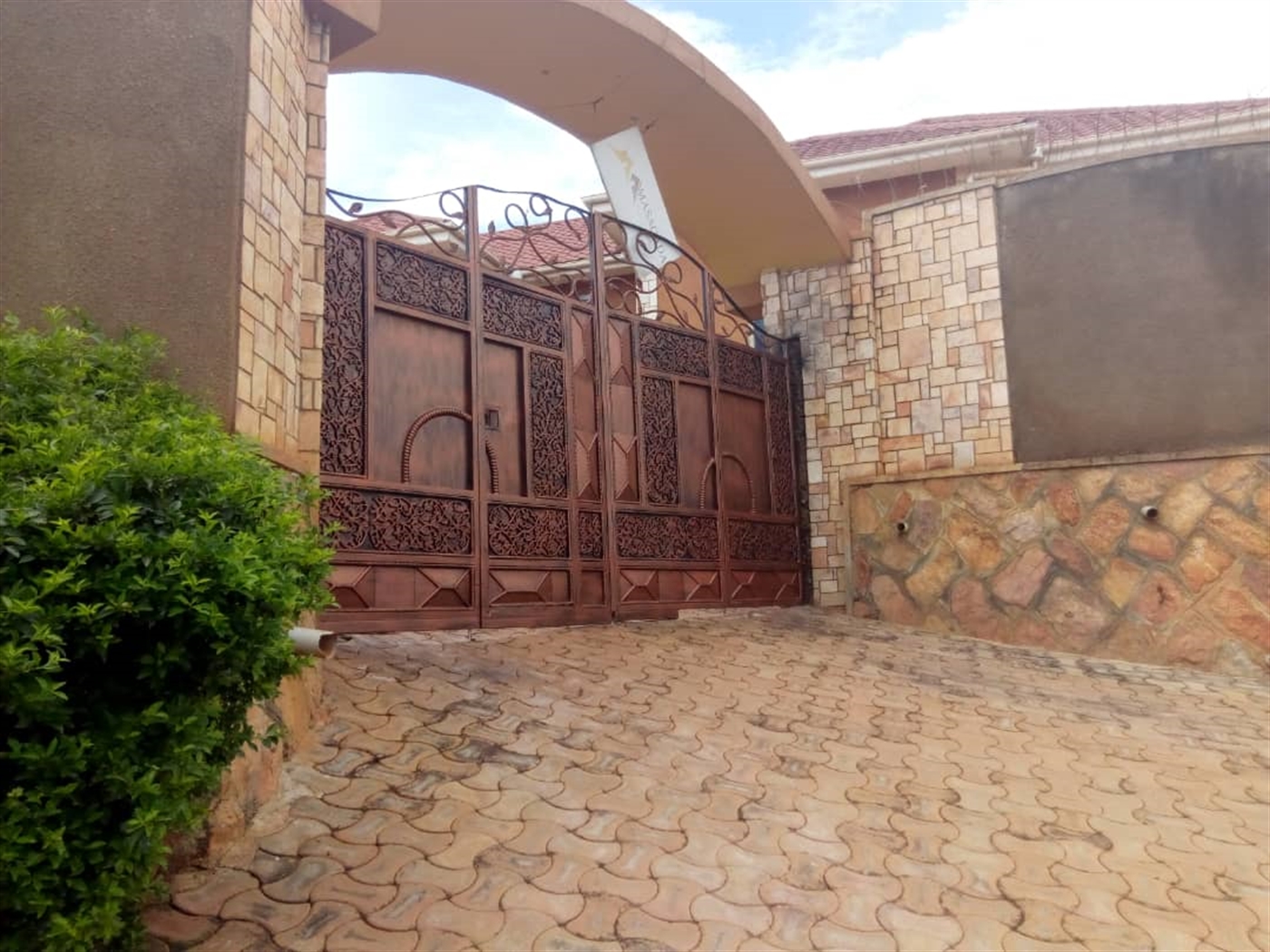 Semi Detached for sale in Kitende Wakiso