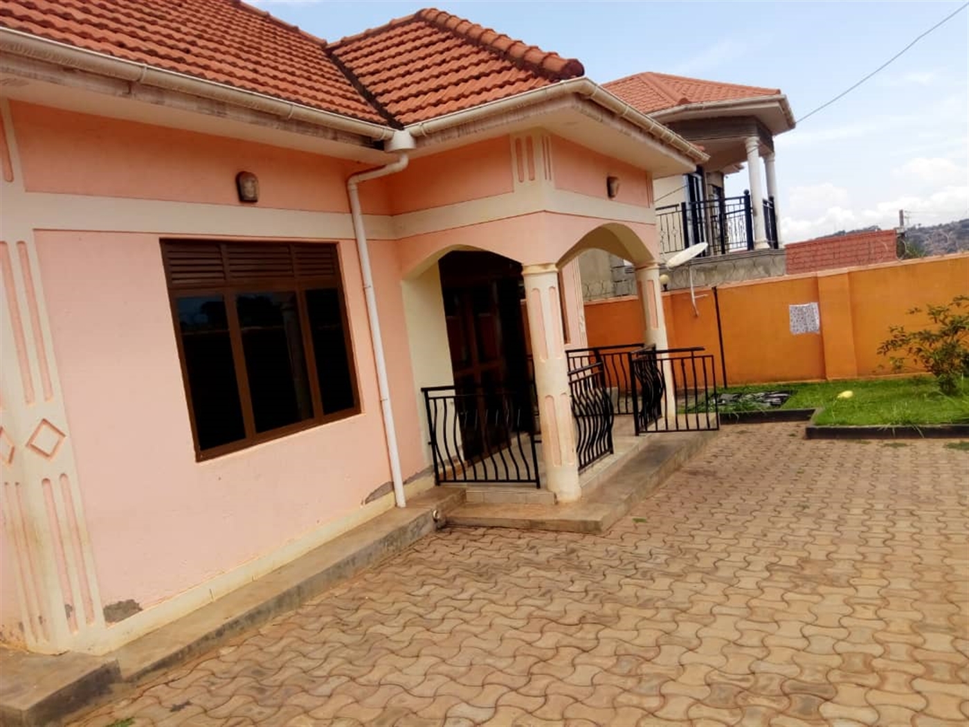 Bungalow for sale in Zana Wakiso