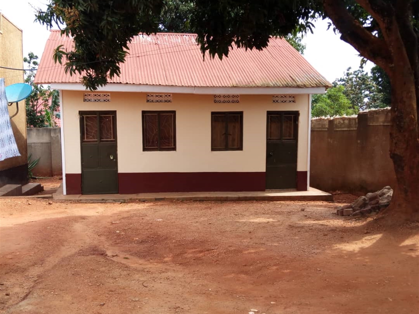 Bungalow for rent in Makindye Kampala