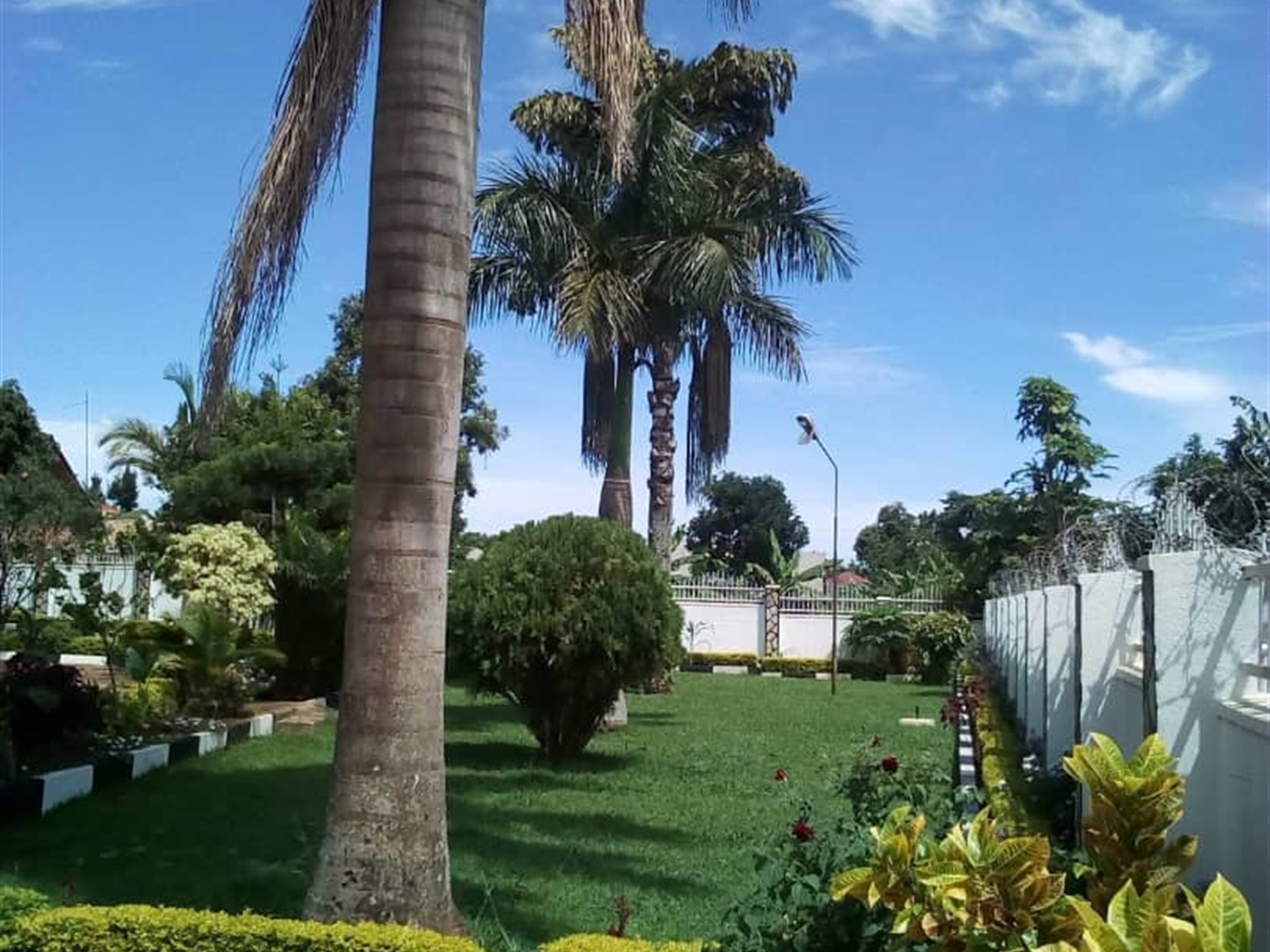 Mansion for rent in Kiwafu Wakiso