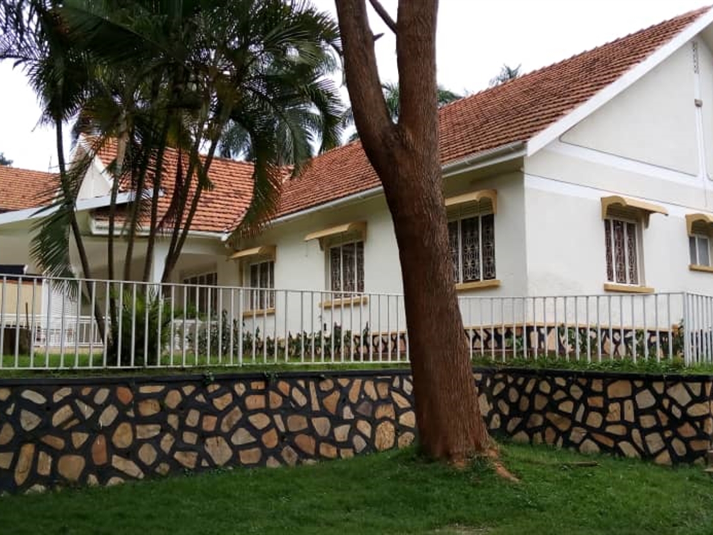 Bungalow for rent in Naguru Wakiso