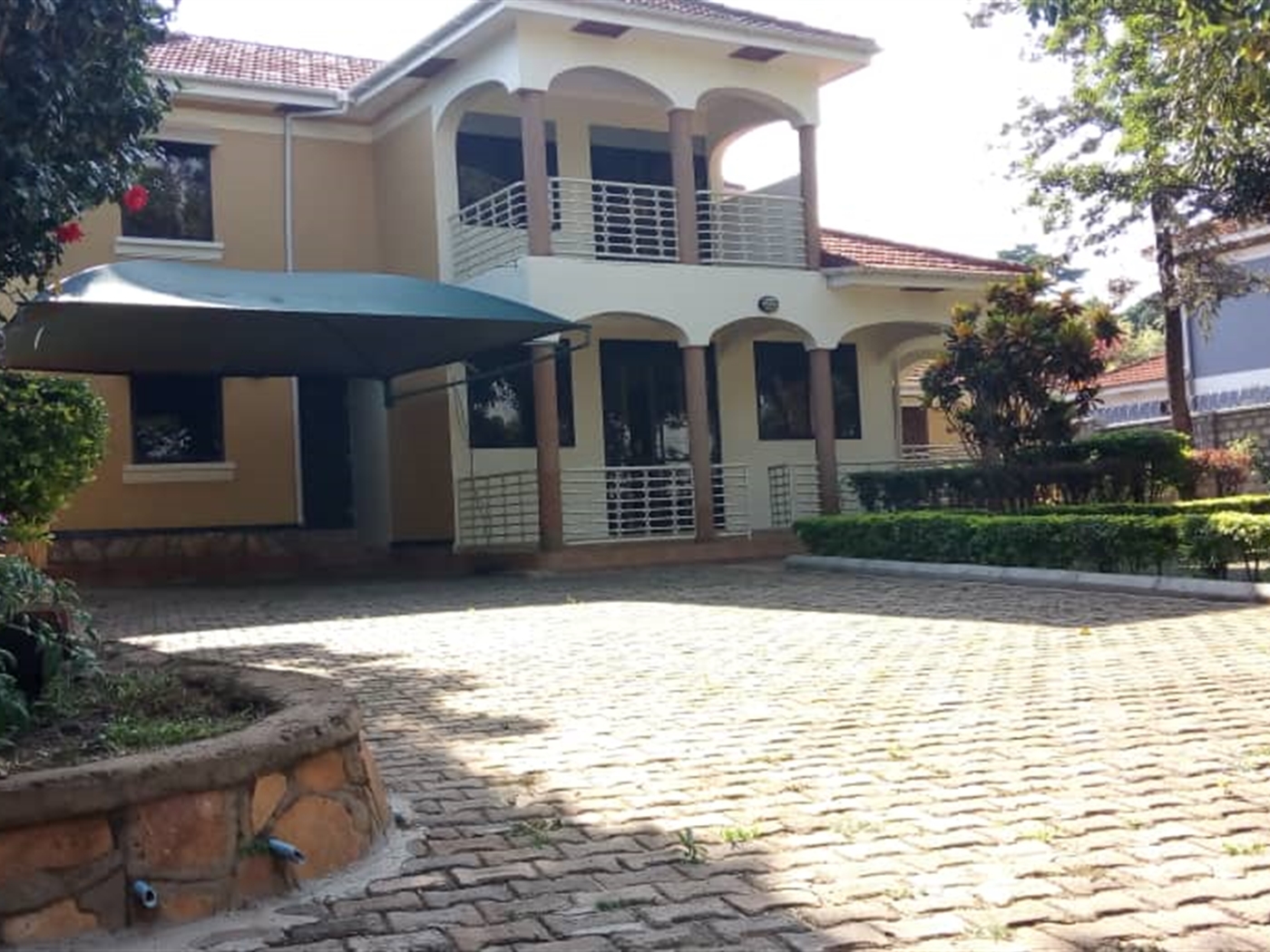 Mansion for rent in Lubowa Wakiso