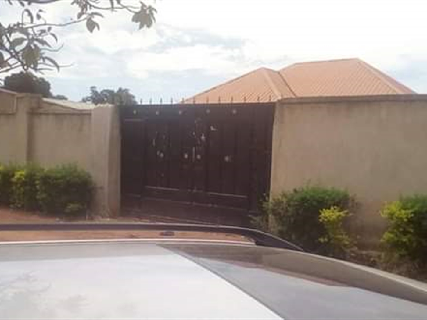 Bungalow for sale in Nakweelo Wakiso