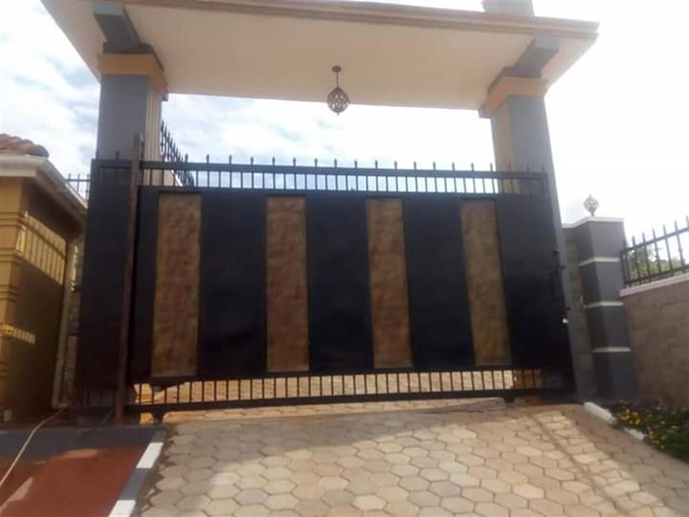 Storeyed house for sale in Bwebajja Wakiso