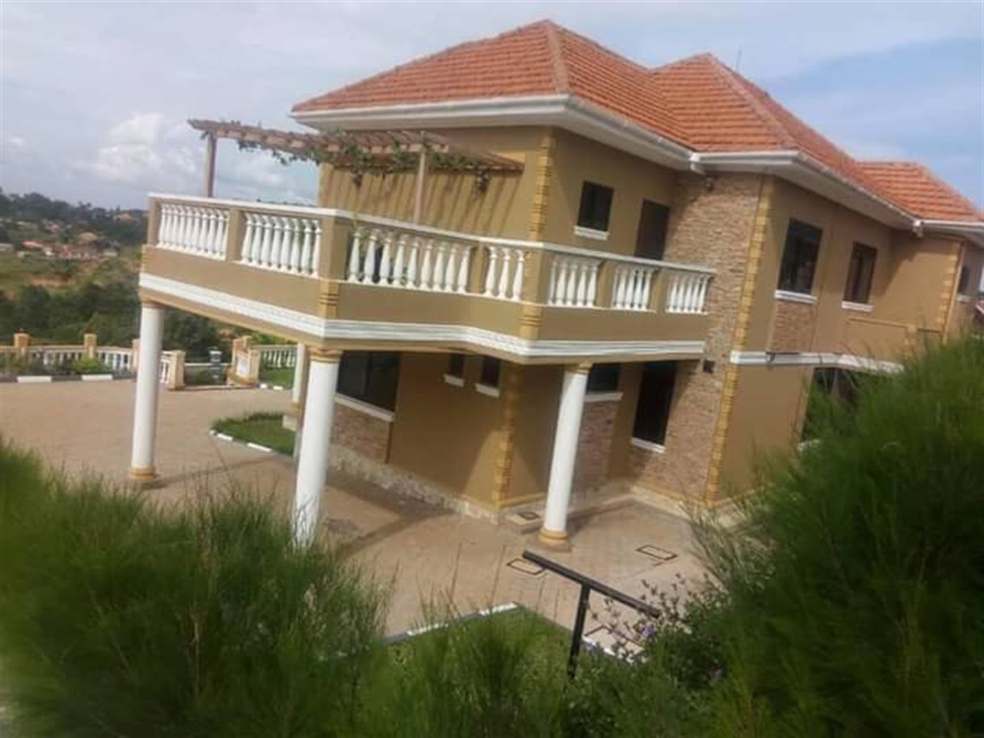 Storeyed house for sale in Bwebajja Wakiso