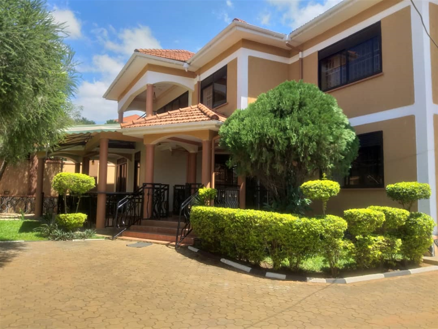 Mansion for sale in Muyenga Kampala