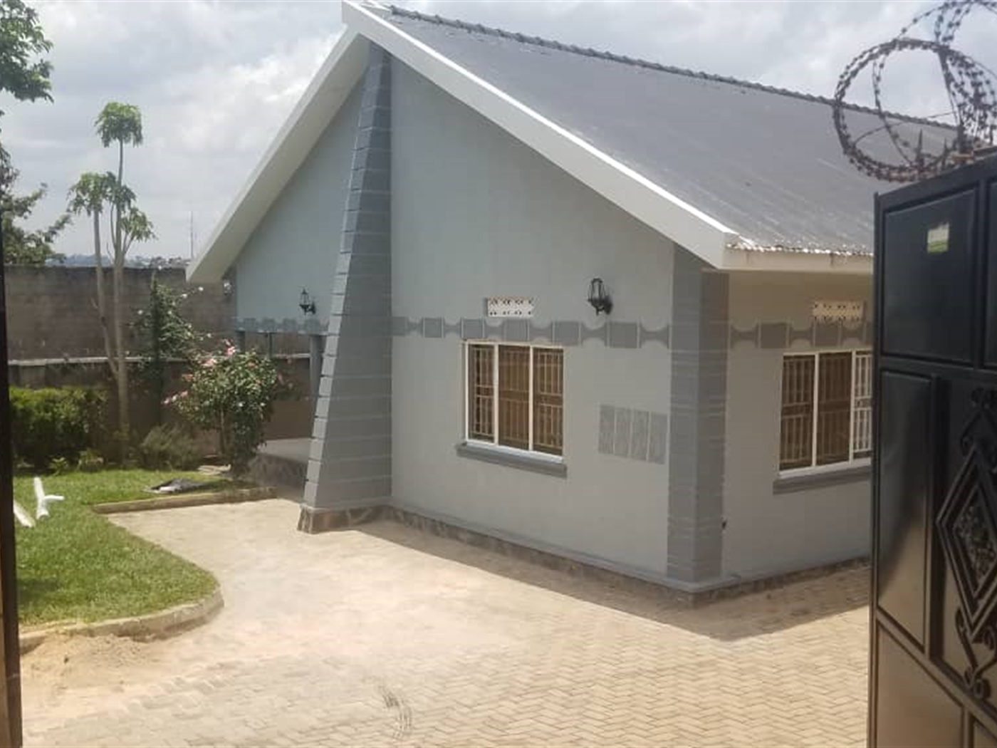 Bungalow for sale in Bweyogerere Kampala