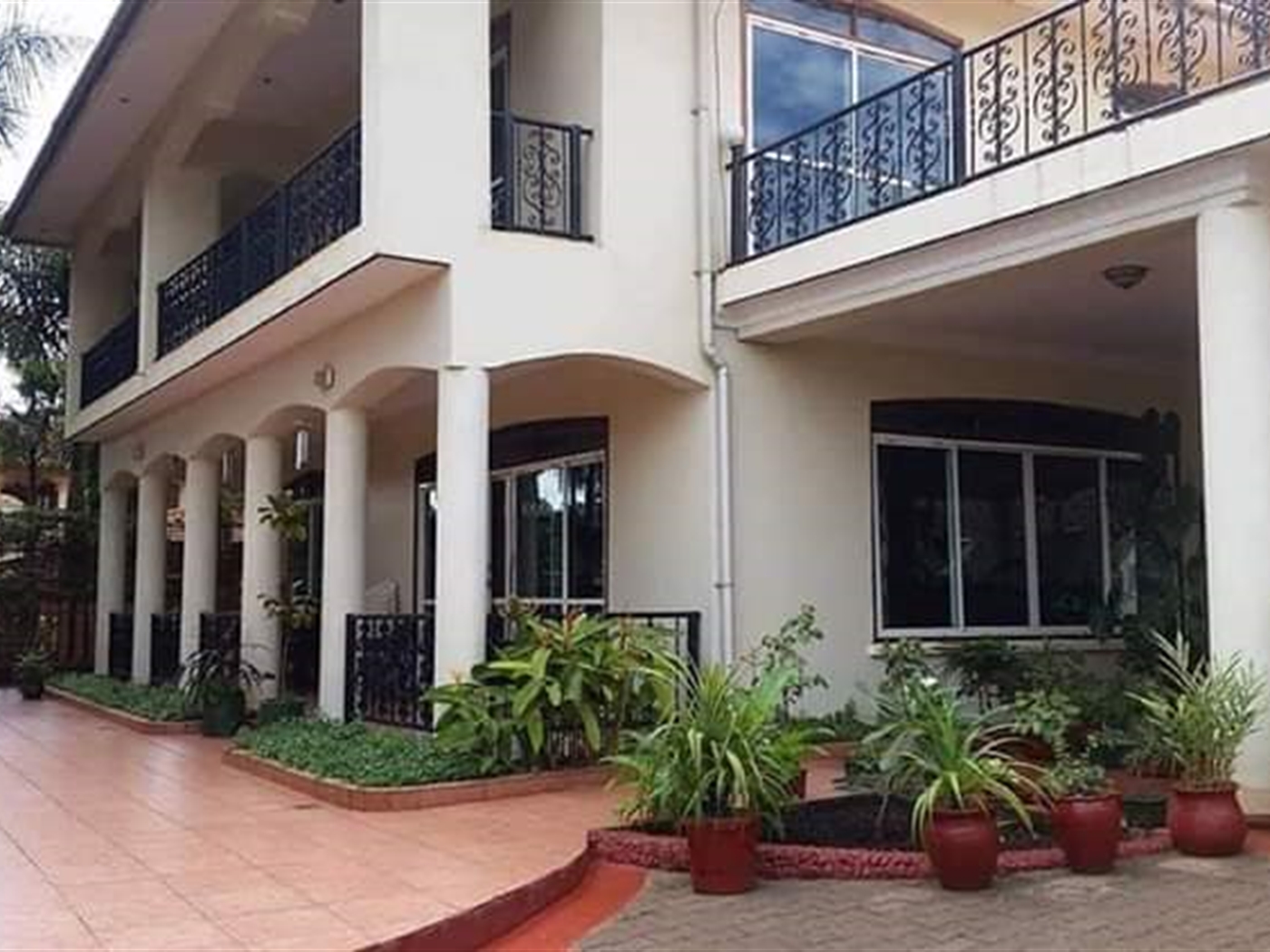 Storeyed house for sale in Kololo Wakiso