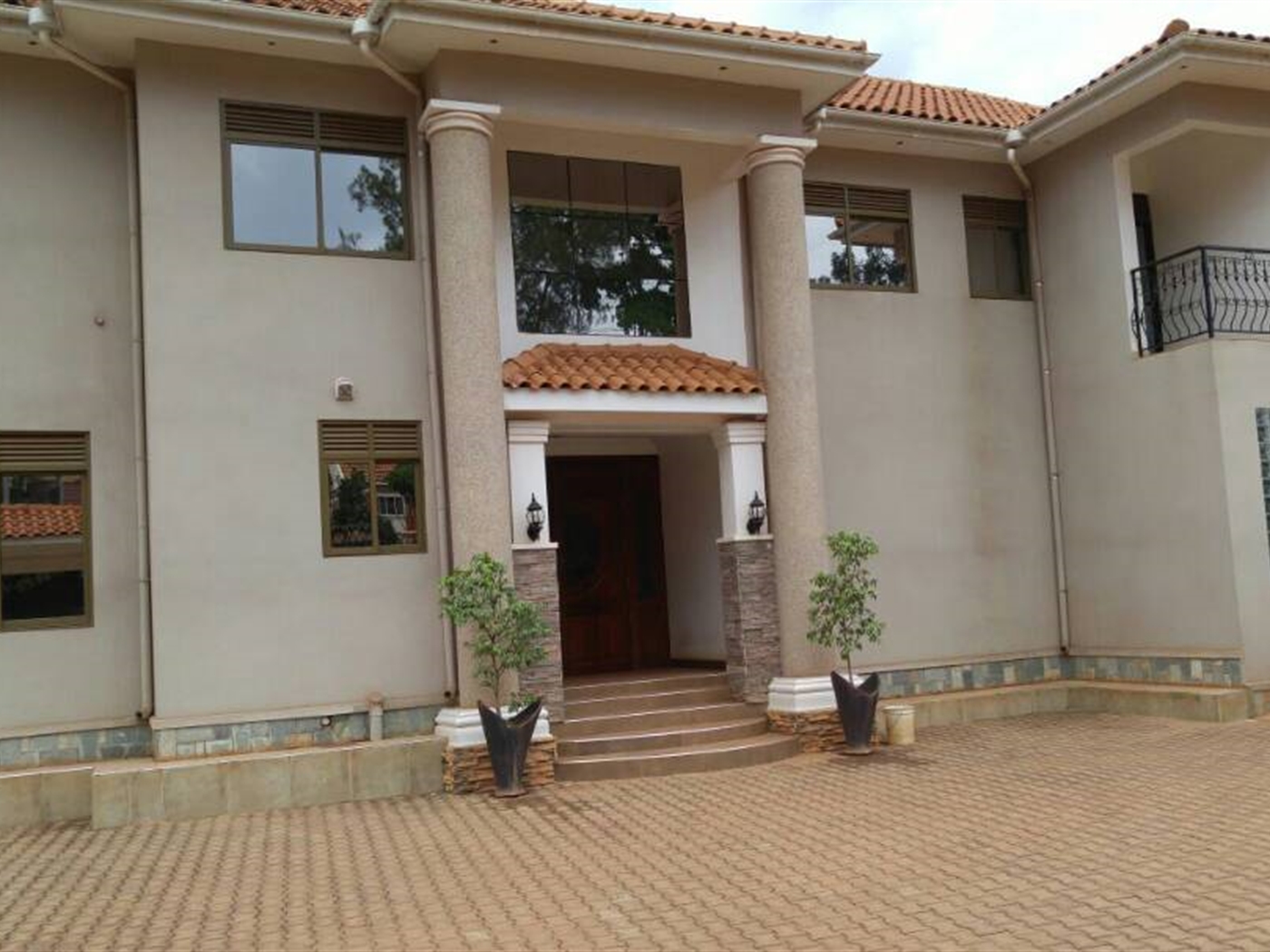 Storeyed house for sale in Naguru Wakiso