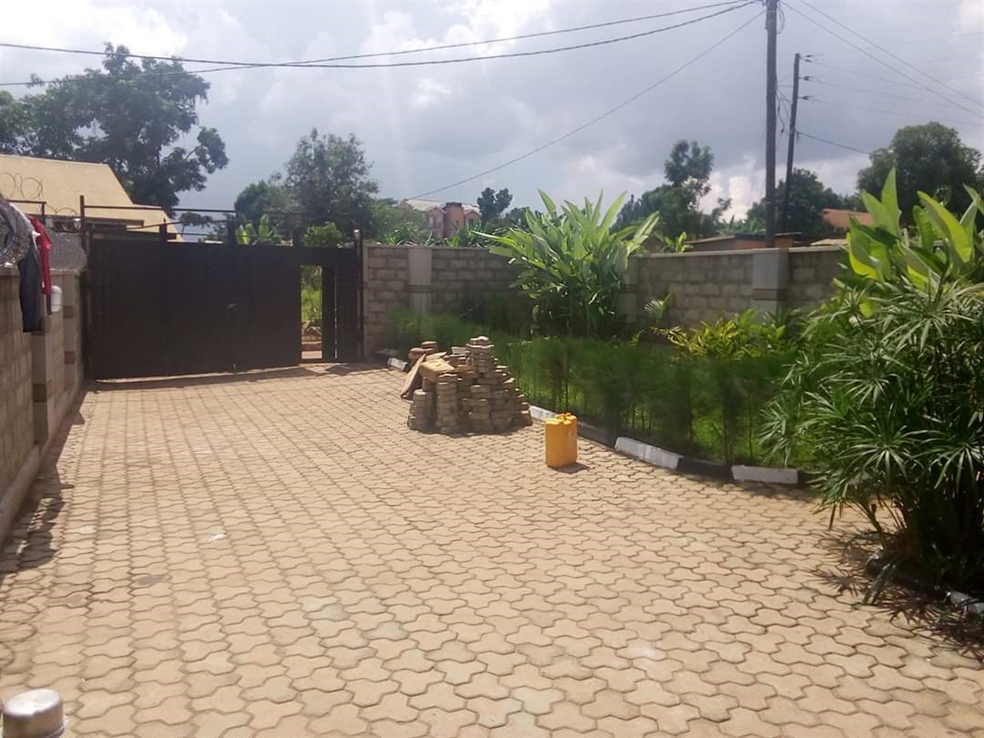 Town House for sale in Najjera Wakiso