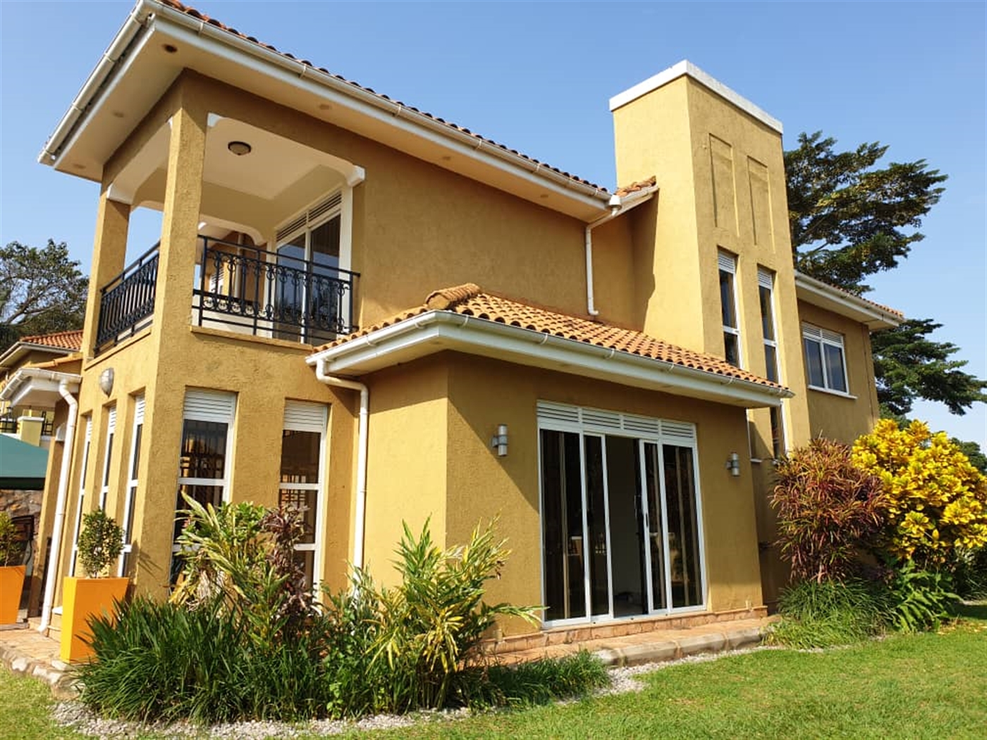 Mansion for sale in Muyenga Wakiso