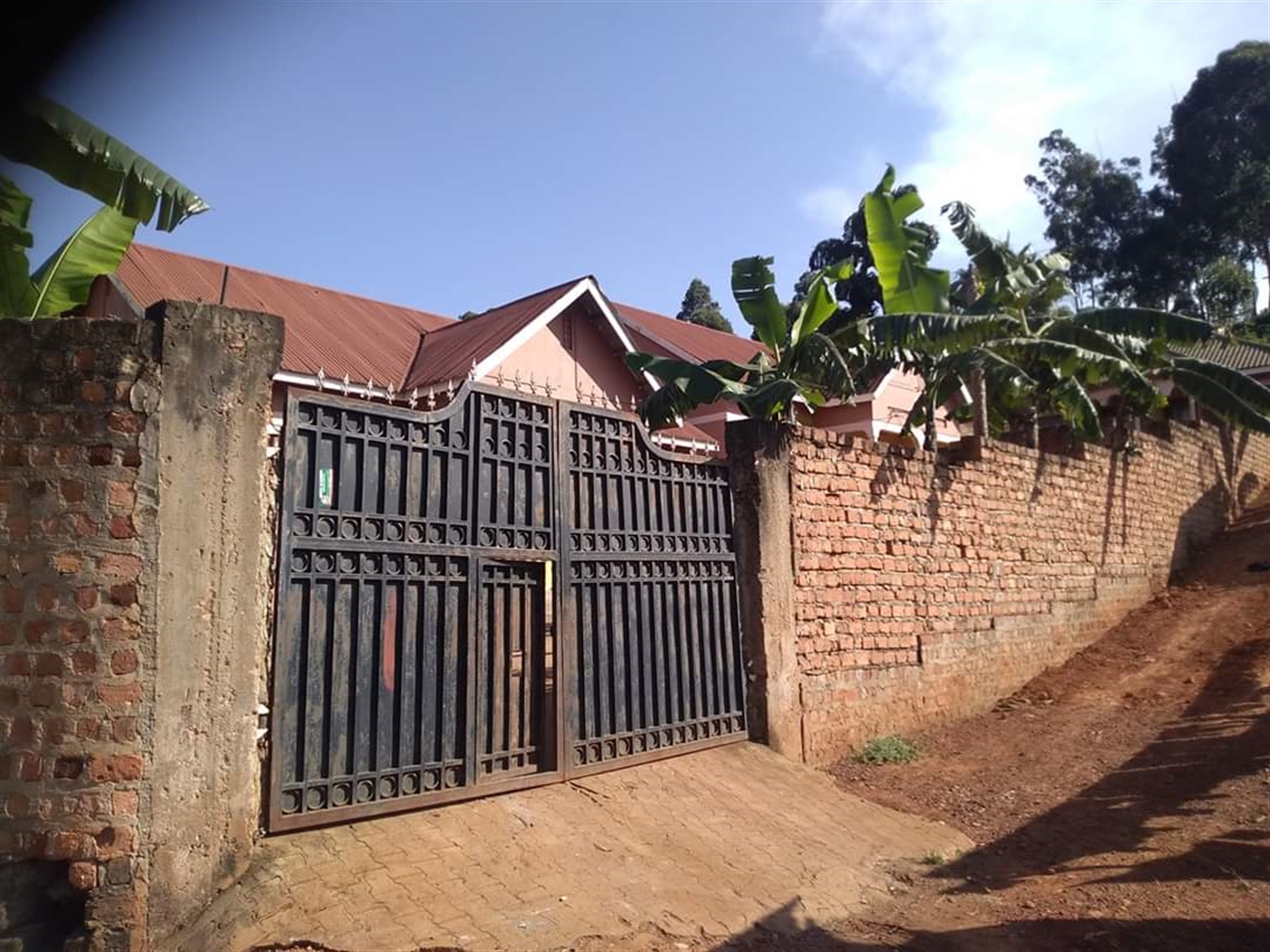 Town House for sale in Busaabala Wakiso