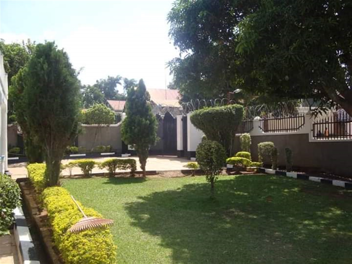 Storeyed house for sale in Kyengela Wakiso