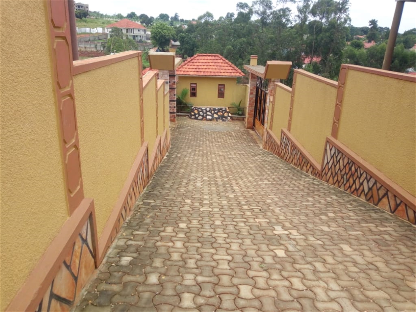 Storeyed house for sale in Kyanja Wakiso