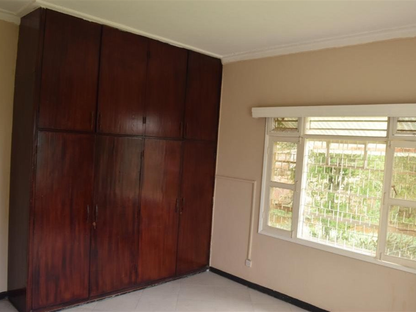 Bungalow for rent in Makindye Wakiso