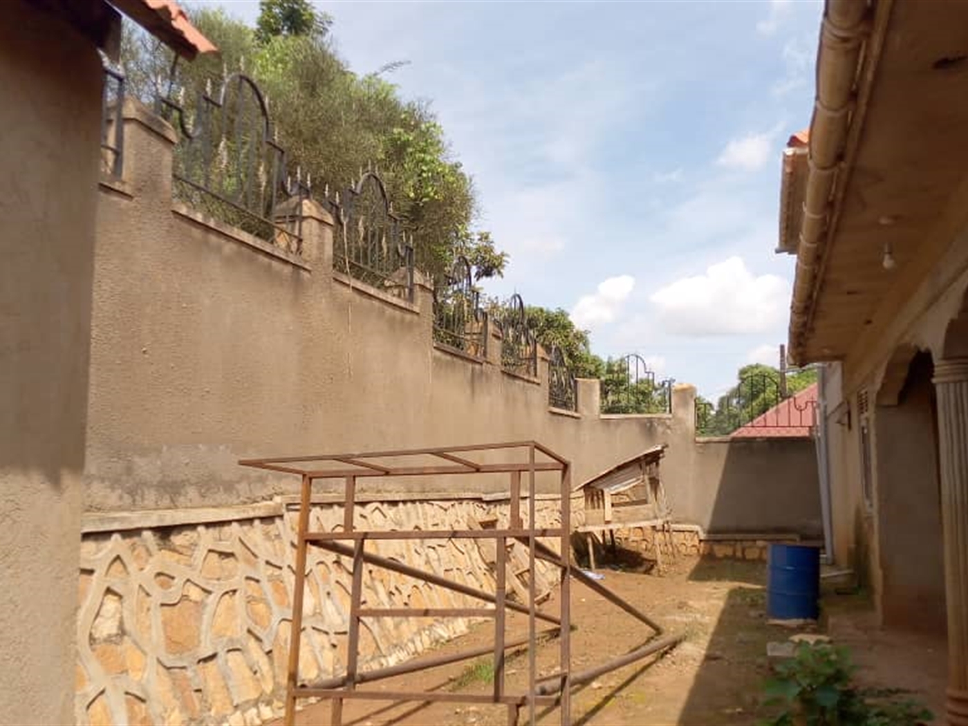 Bungalow for sale in Kasangati Wakiso