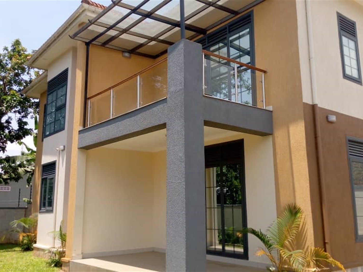 Storeyed house for sale in Kiwaatule Wakiso