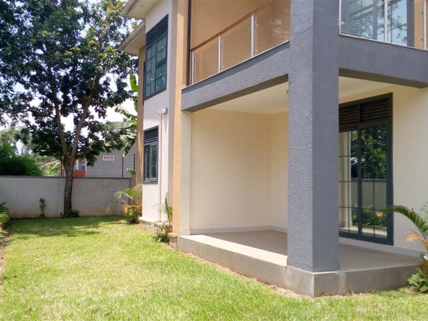 Storeyed house for sale in Kiwaatule Wakiso