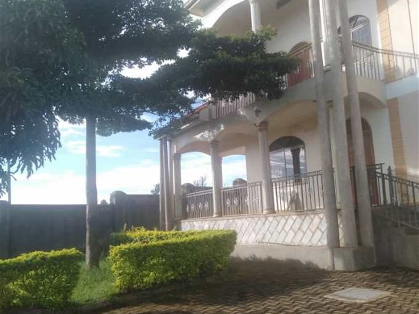 Mansion for sale in Seguku Wakiso