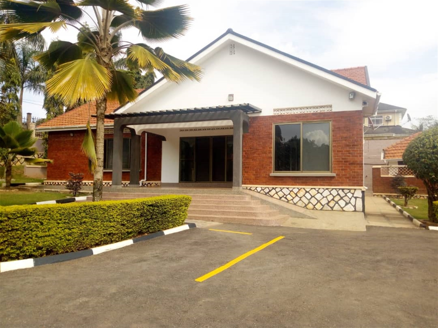 Bungalow for rent in Naguru Kampala