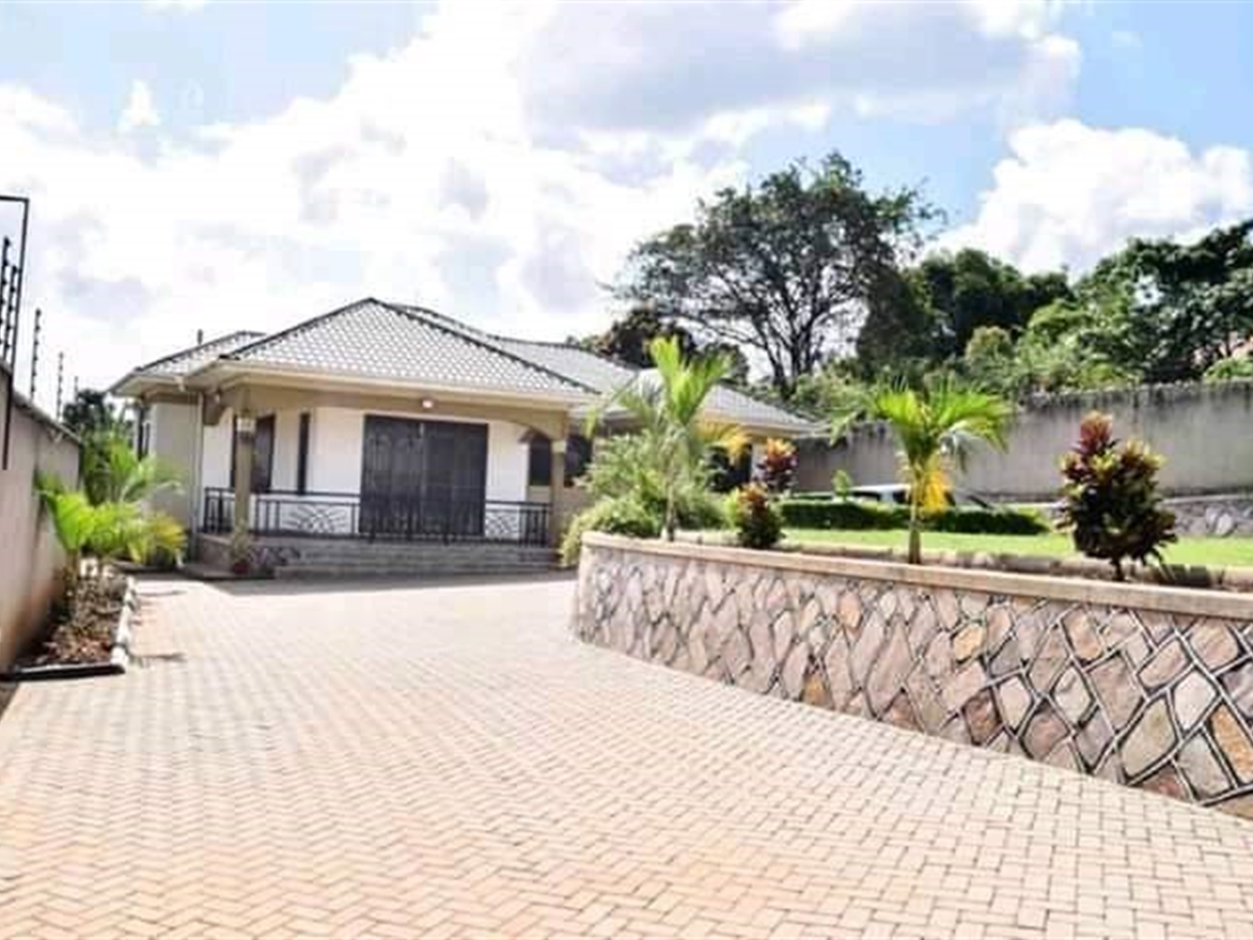 Bungalow for sale in Buloba Mityana