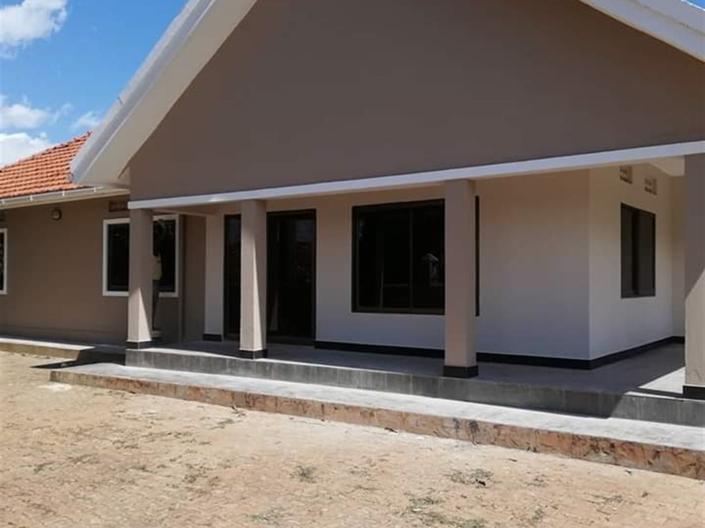 Bungalow for rent in Naguru Kampala