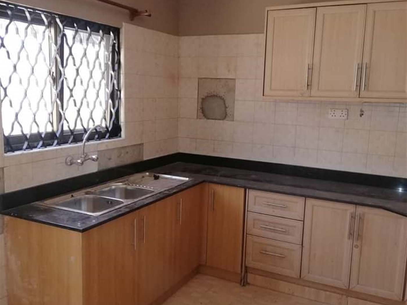 Bungalow for rent in Naguru Kampala