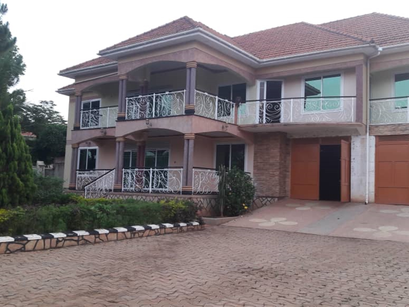 Storeyed house for sale in Kitende Wakiso