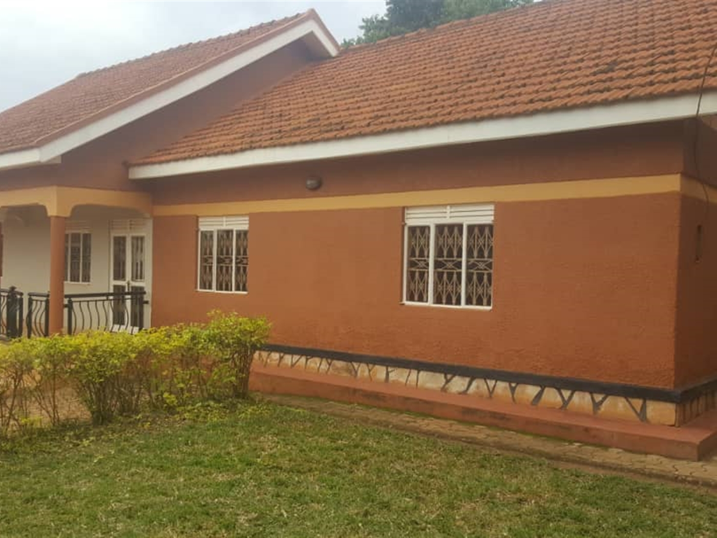 Bungalow for sale in Kiwaatule Kampala