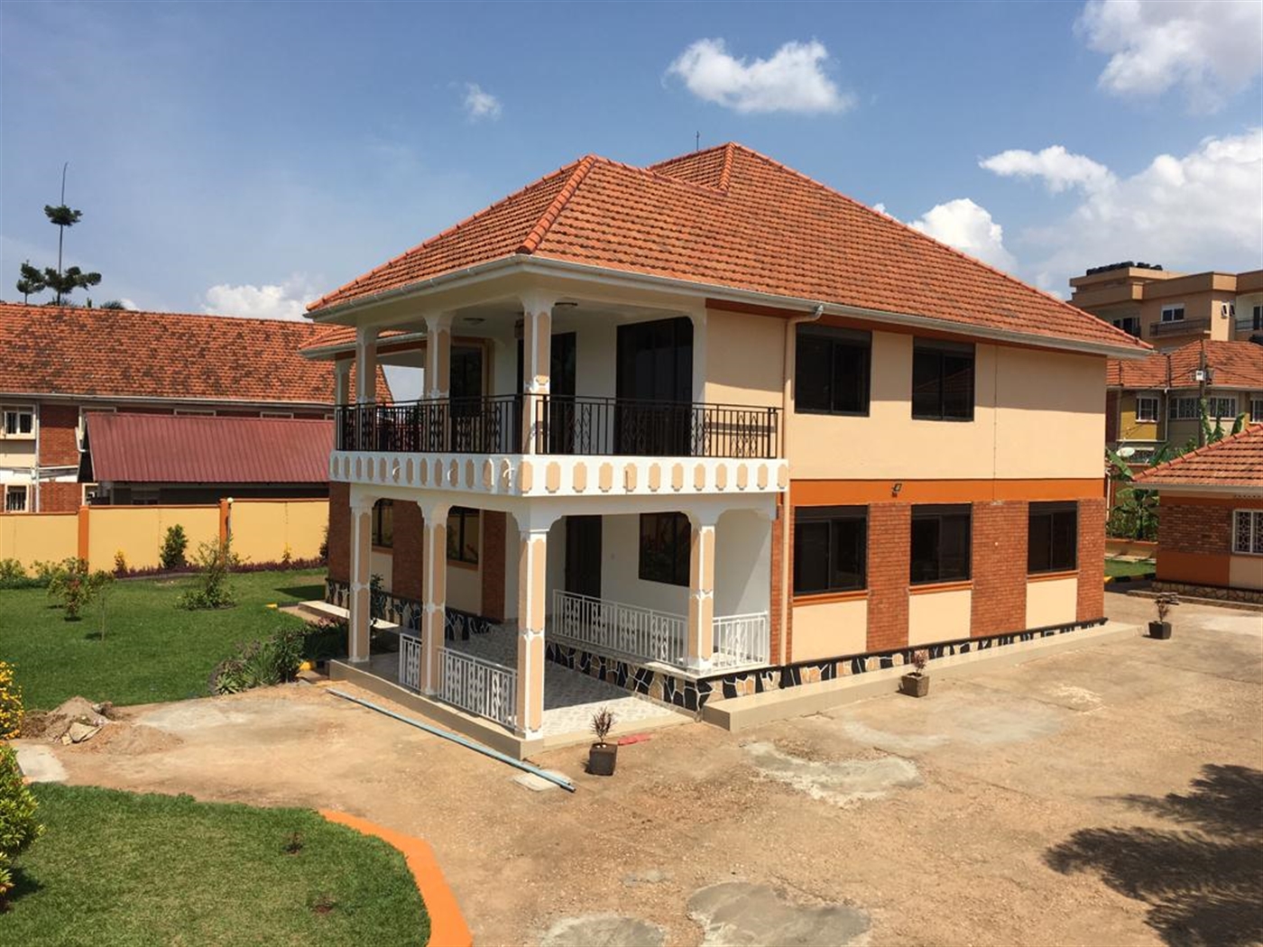 Mansion for rent in Muyenga Kampala